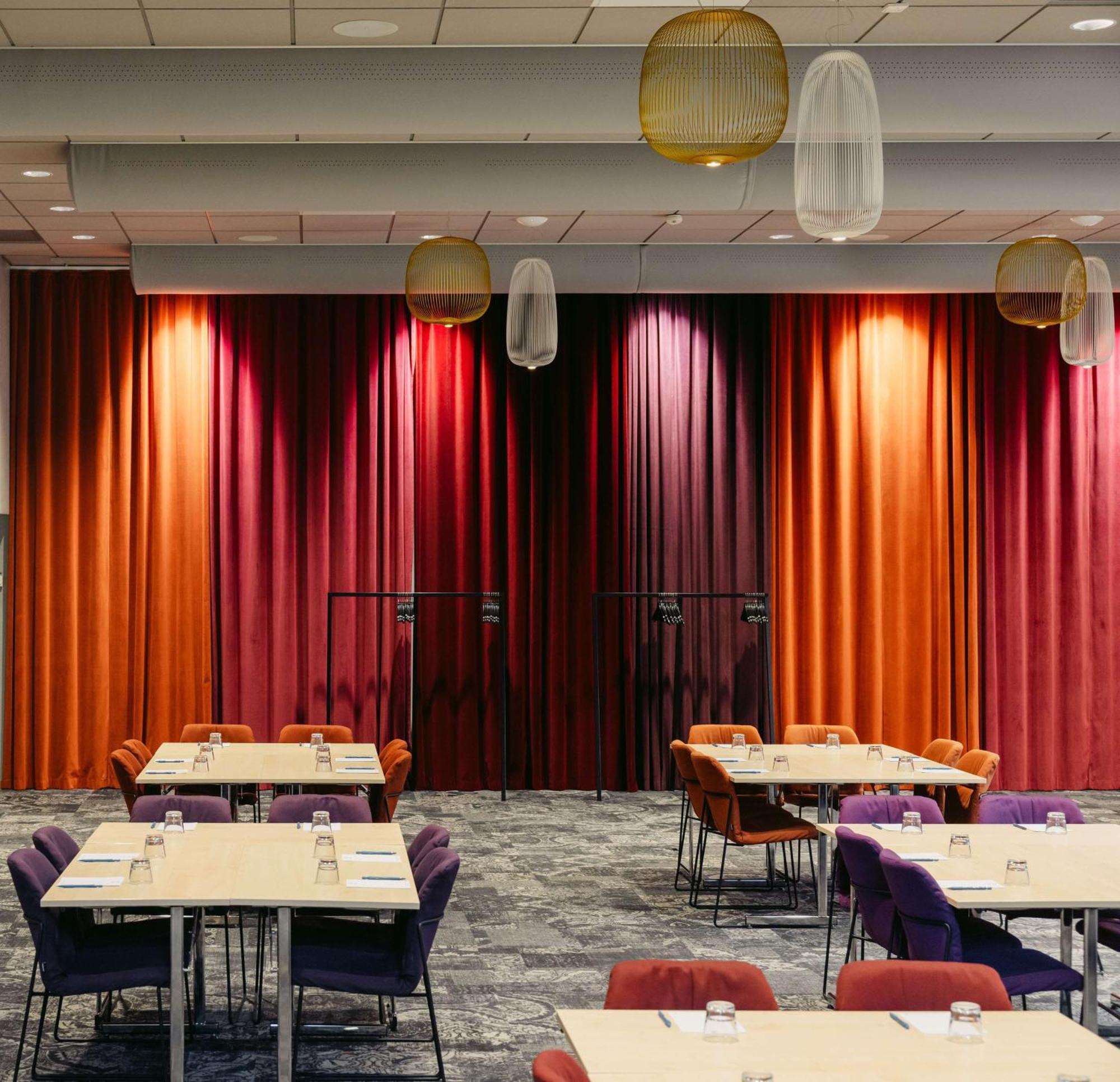 Hotel Western Arena 4*